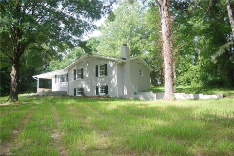 718 Old Mill Rd, High Point, NC 27265 photo 2