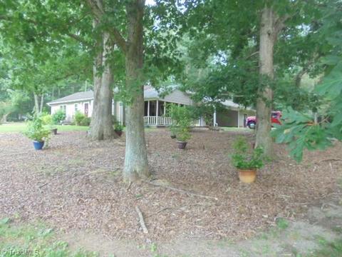 2524 Willard Rd, High Point, NC 27265 photo 4