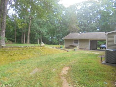 2524 Willard Rd, High Point, NC 27265 photo 9