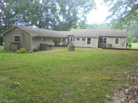 2524 Willard Rd, High Point, NC 27265 photo 5