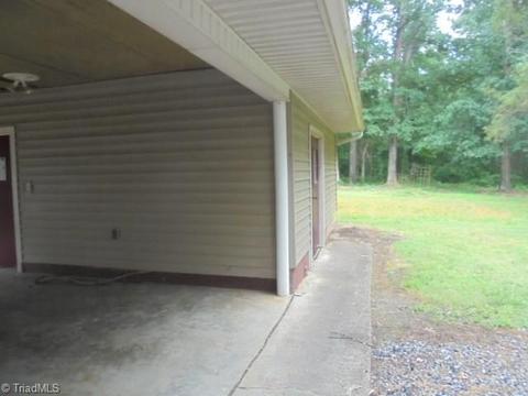 2524 Willard Rd, High Point, NC 27265 photo 10