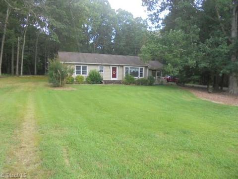 2524 Willard Rd, High Point, NC 27265 photo 2