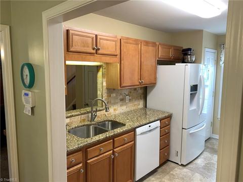 1124 Wesson Ct, High Point, NC 27265 photo 8
