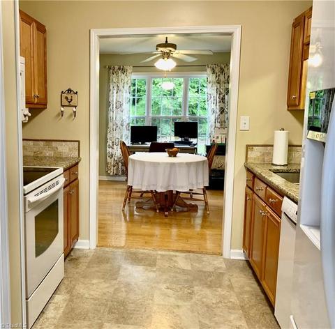1124 Wesson Ct, High Point, NC 27265 photo 13