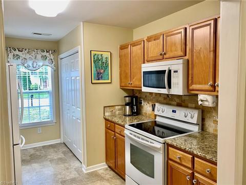 1124 Wesson Ct, High Point, NC 27265 photo 9