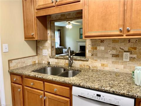 1124 Wesson Ct, High Point, NC 27265 photo 12