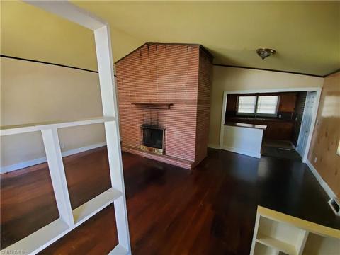 915 Gordon St, High Point, NC 27260 photo 5