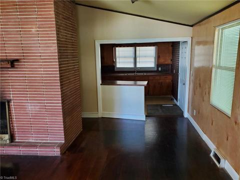 915 Gordon St, High Point, NC 27260 photo 7