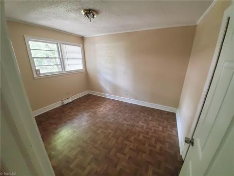 915 Gordon St, High Point, NC 27260 photo 15