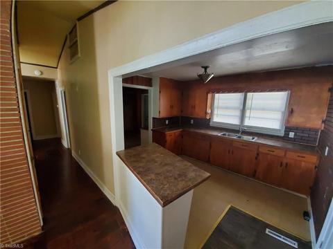 915 Gordon St, High Point, NC 27260 photo 8