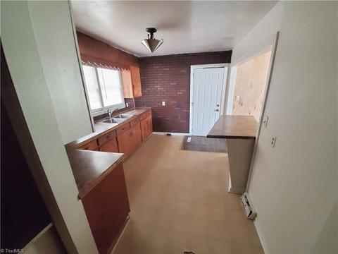 915 Gordon St, High Point, NC 27260 photo 10