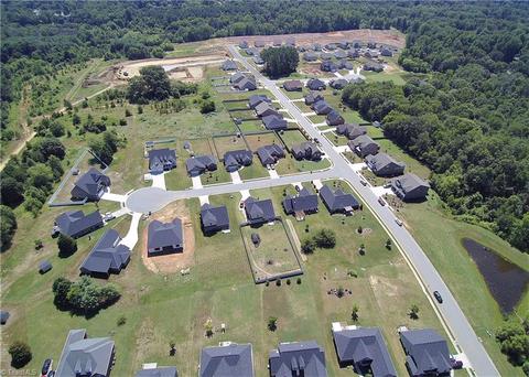 107 Solitaire Dr, Trinity, NC 27370 photo 9