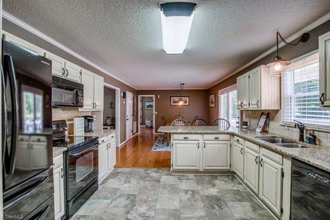 107 Ridgeview Dr, King, NC 27021 photo 5