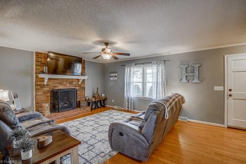 107 Ridgeview Dr, King, NC 27021 photo 2