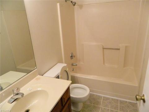 3143 Windchase Ct, High Point, NC 27265 photo 7