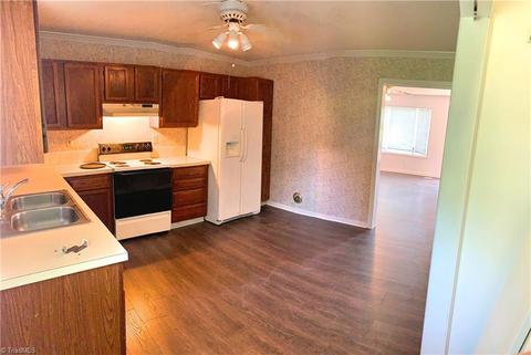 3143 Windchase Ct, High Point, NC 27265 photo 5