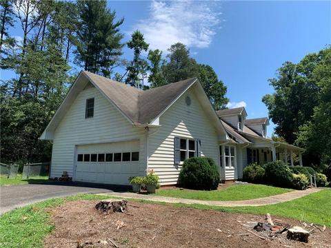 290 Forest Oaks Dr, Dobson, NC 27017 photo 3