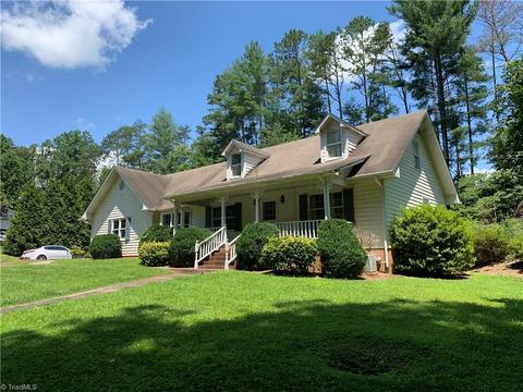 290 Forest Oaks Dr, Dobson, NC 27017 photo 1