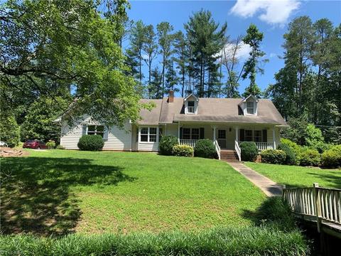 290 Forest Oaks Dr, Dobson, NC 27017 photo 2
