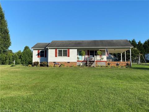4377 Huntington Dr, Trinity, NC 27370 photo 1