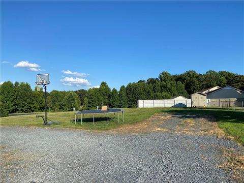 4377 Huntington Dr, Trinity, NC 27370 photo 4