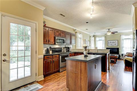 4204 Braddock Rd, High Point, NC 27265 photo 8