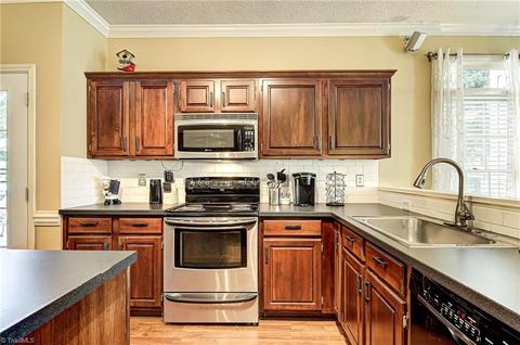 4204 Braddock Rd, High Point, NC 27265 photo 9