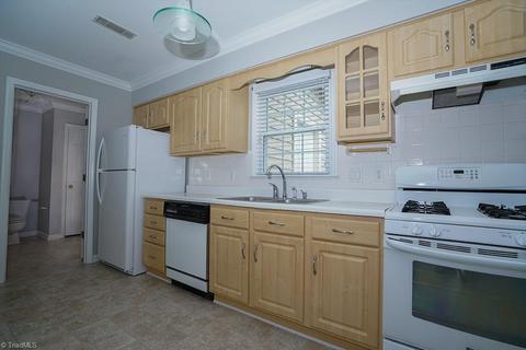 3959 Waterview Rd, High Point, NC 27265 photo 9