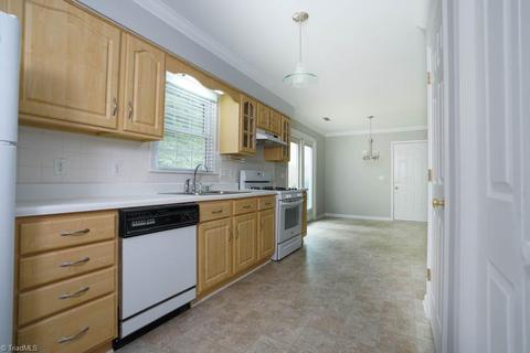 3959 Waterview Rd, High Point, NC 27265 photo 10