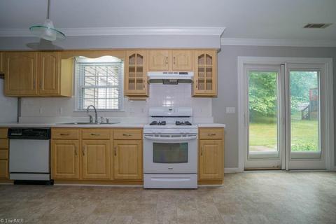 3959 Waterview Rd, High Point, NC 27265 photo 7
