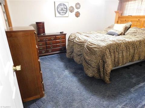 261 E Ridge Cir, Pilot Mountain, NC 27041 photo 9