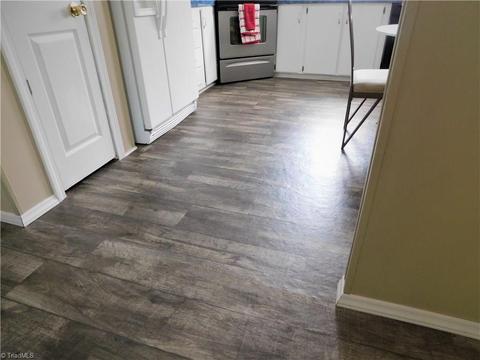 261 E Ridge Cir, Pilot Mountain, NC 27041 photo 6