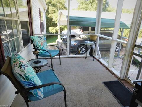 261 E Ridge Cir, Pilot Mountain, NC 27041 photo 5