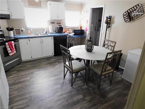 261 E Ridge Cir, Pilot Mountain, NC 27041 photo 7