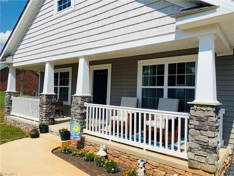 672 Carson Rd, Pilot Mountain, NC 27041 photo 3