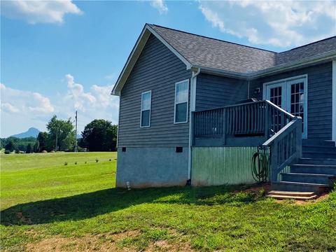 672 Carson Rd, Pilot Mountain, NC 27041 photo 8