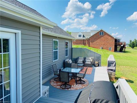 672 Carson Rd, Pilot Mountain, NC 27041 photo 10