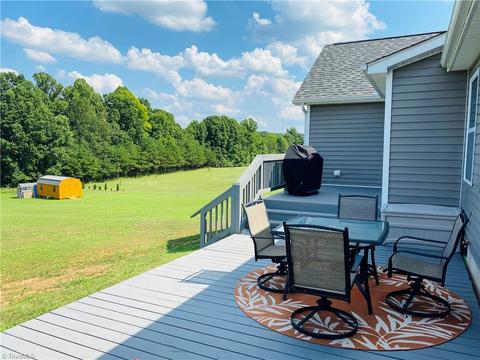 672 Carson Rd, Pilot Mountain, NC 27041 photo 9