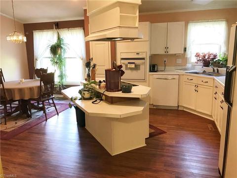 1012 Precinct Rd, Pilot Mountain, NC 27041 photo 14