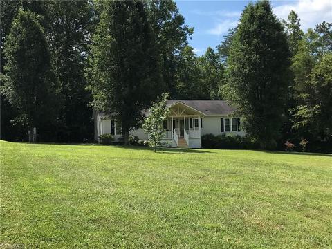 1012 Precinct Rd, Pilot Mountain, NC 27041 photo 3