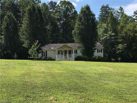 1012 Precinct Rd, Pilot Mountain, NC 27041 photo 2