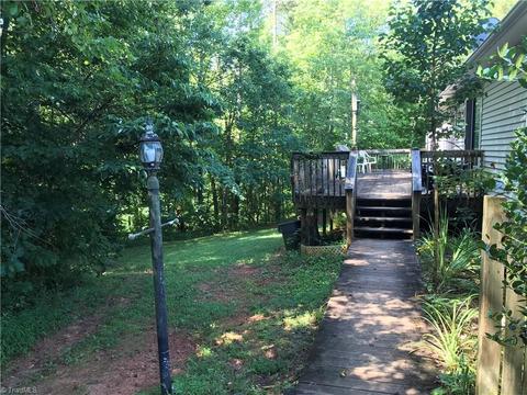1012 Precinct Rd, Pilot Mountain, NC 27041 photo 6