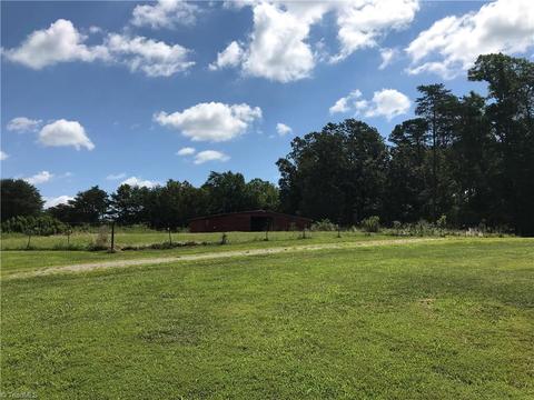 1012 Precinct Rd, Pilot Mountain, NC 27041 photo 7