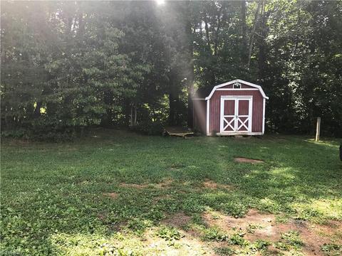 1012 Precinct Rd, Pilot Mountain, NC 27041 photo 10