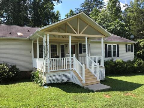 1012 Precinct Rd, Pilot Mountain, NC 27041 photo 4