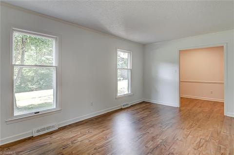 325 Old Mill Rd, High Point, NC 27265 photo 7