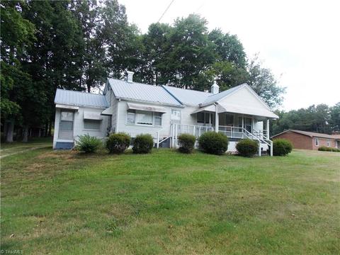 1068 Nc 268, Pinnacle, NC 27043 photo 2