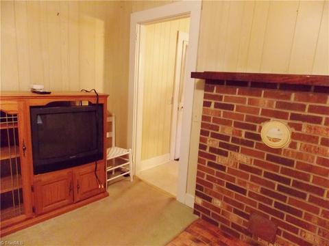1068 Nc 268, Pinnacle, NC 27043 photo 13