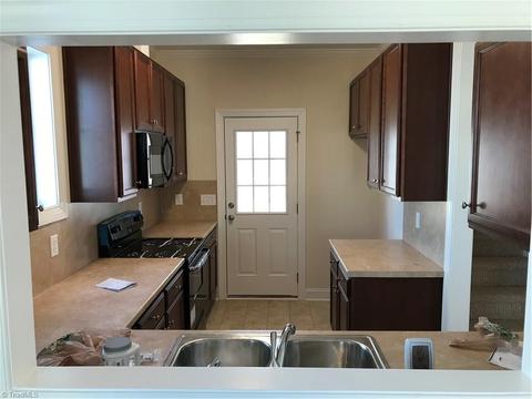 1485 Cedrow Dr, High Point, NC 27260 photo 4
