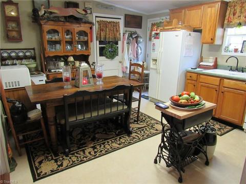 115 Ayers Rd, Pinnacle, NC 27043 photo 4